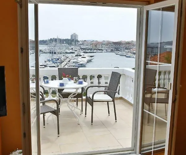 Apartment And Rooms Villa Kolonada Guest house 3*