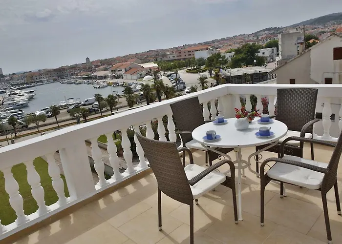 Apartment And Rooms Villa Kolonada