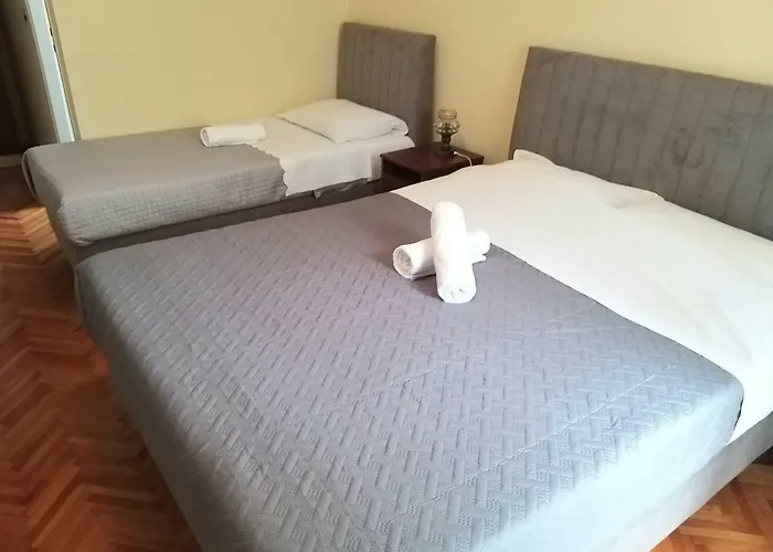 Guest house Apartment And Rooms Villa Kolonada 3*