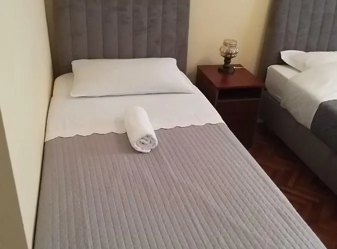 And Kolonada ゲストハウス ヴォディツェ