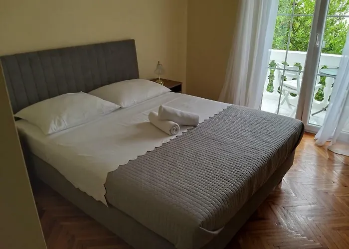 Apartment And Rooms Villa Kolonada Vodice